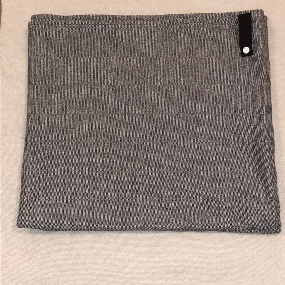 Lululemon 🍋 Infinity Scarf - Picture 2 of 4